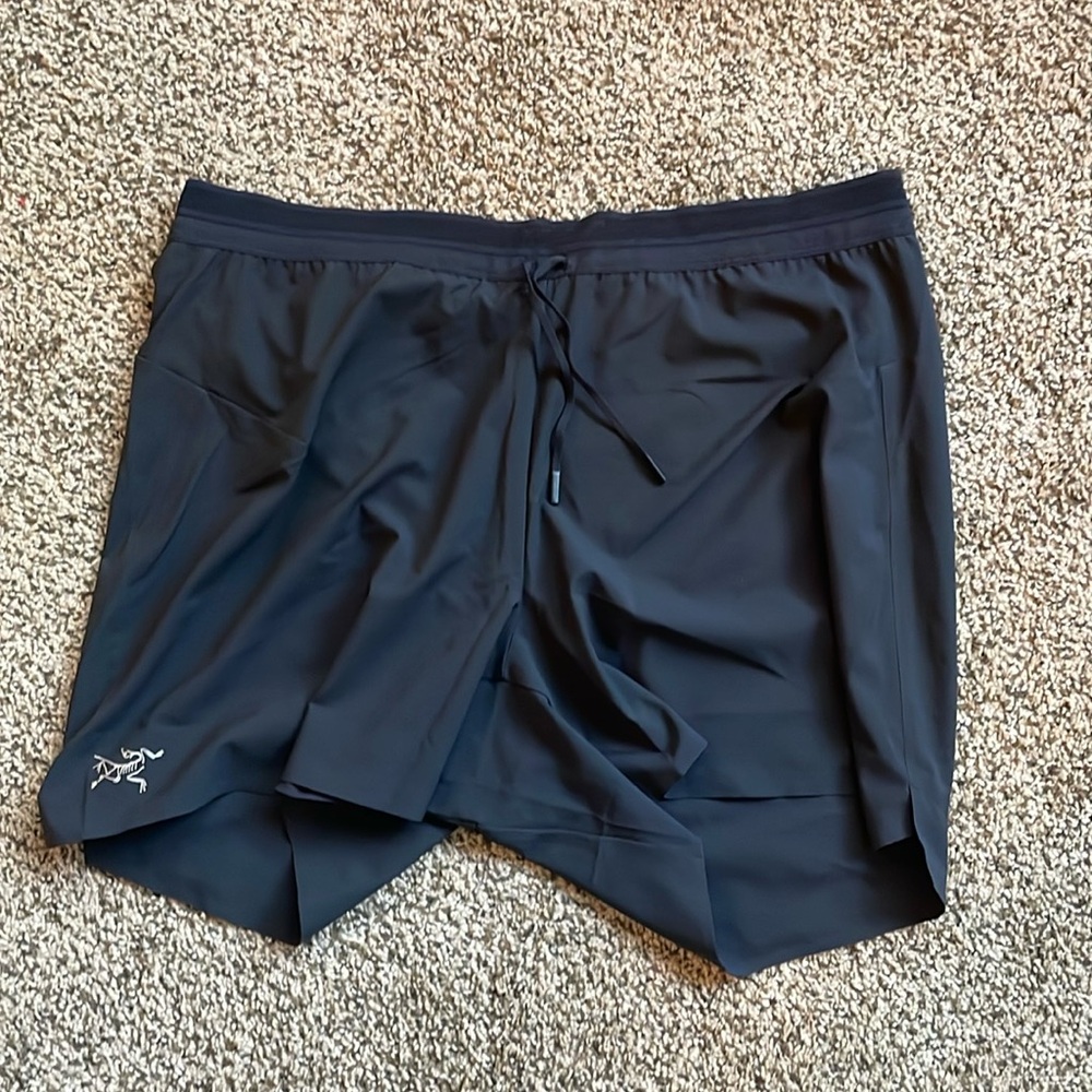 New with Tag Arc’Teryx Norvan 5 in Shorts